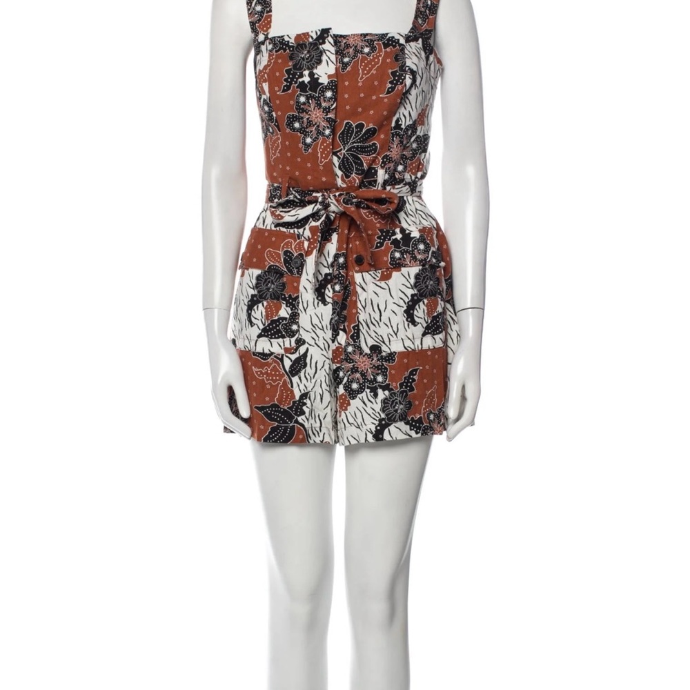 NWT House of Harlow 1960 Romper size 8